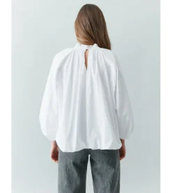 BLUSA ABULLONADA