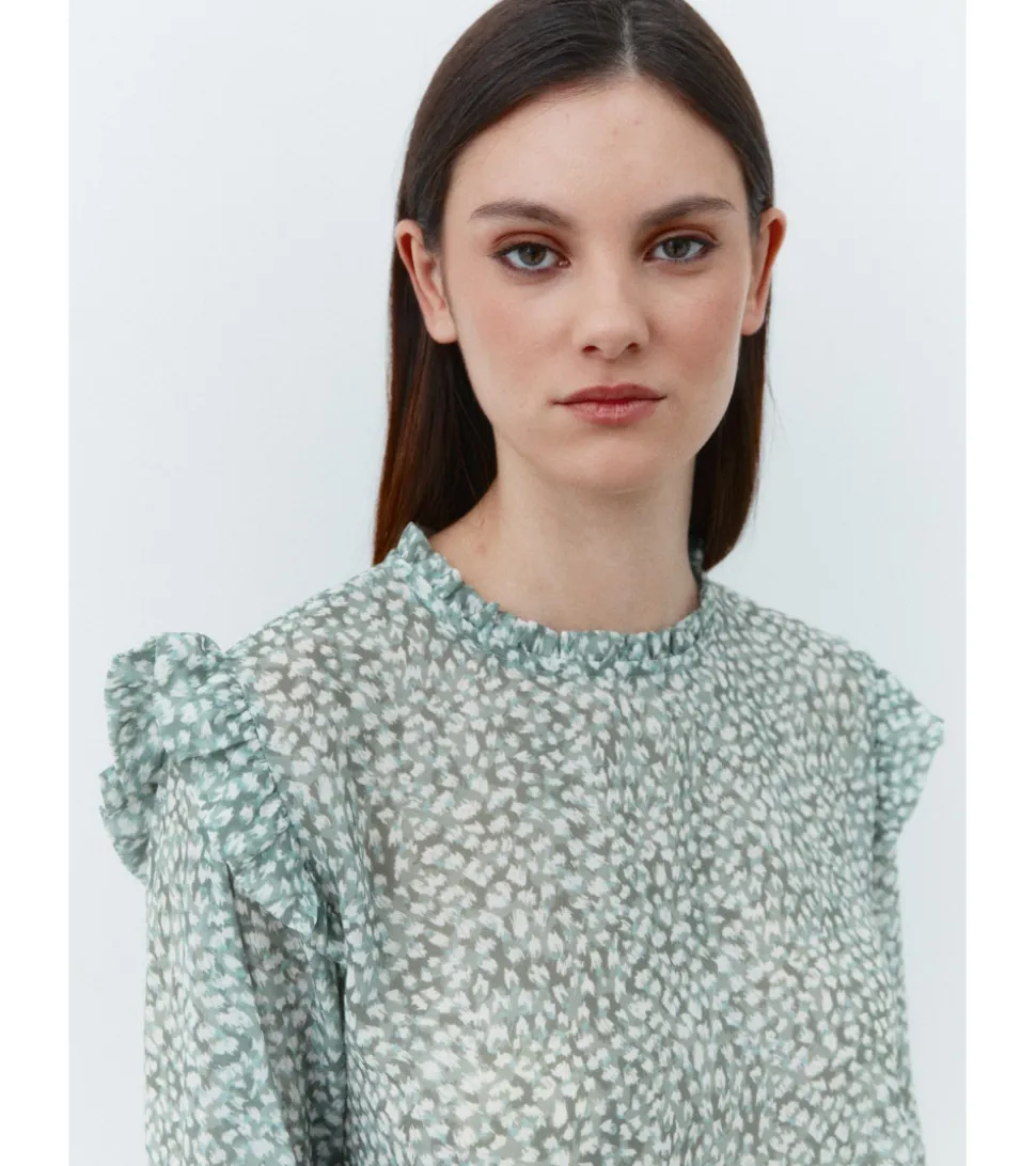 BLUSA ESTAMPADA VOLANTE