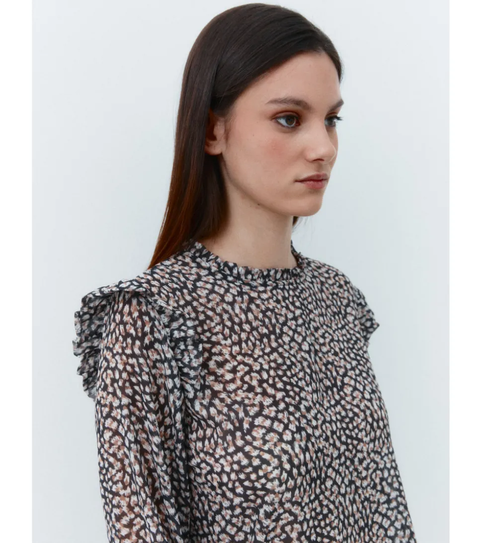 BLUSA ESTAMPADA VOLANTE