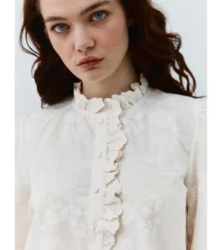 BLUSA FLORES BORDADAS