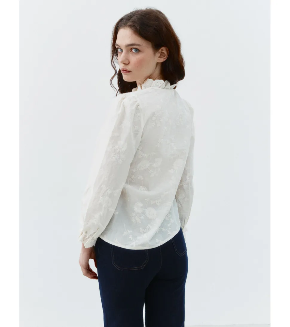 BLUSA FLORES BORDADAS