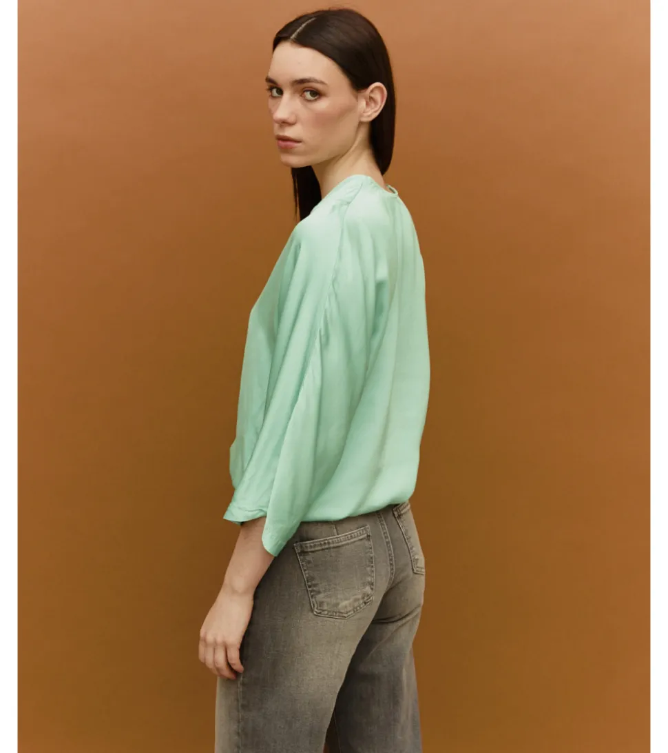 BLUSA SATINADA PICO