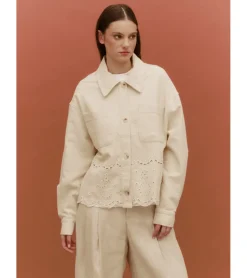 CHAQUETA BAJO BORDADO
