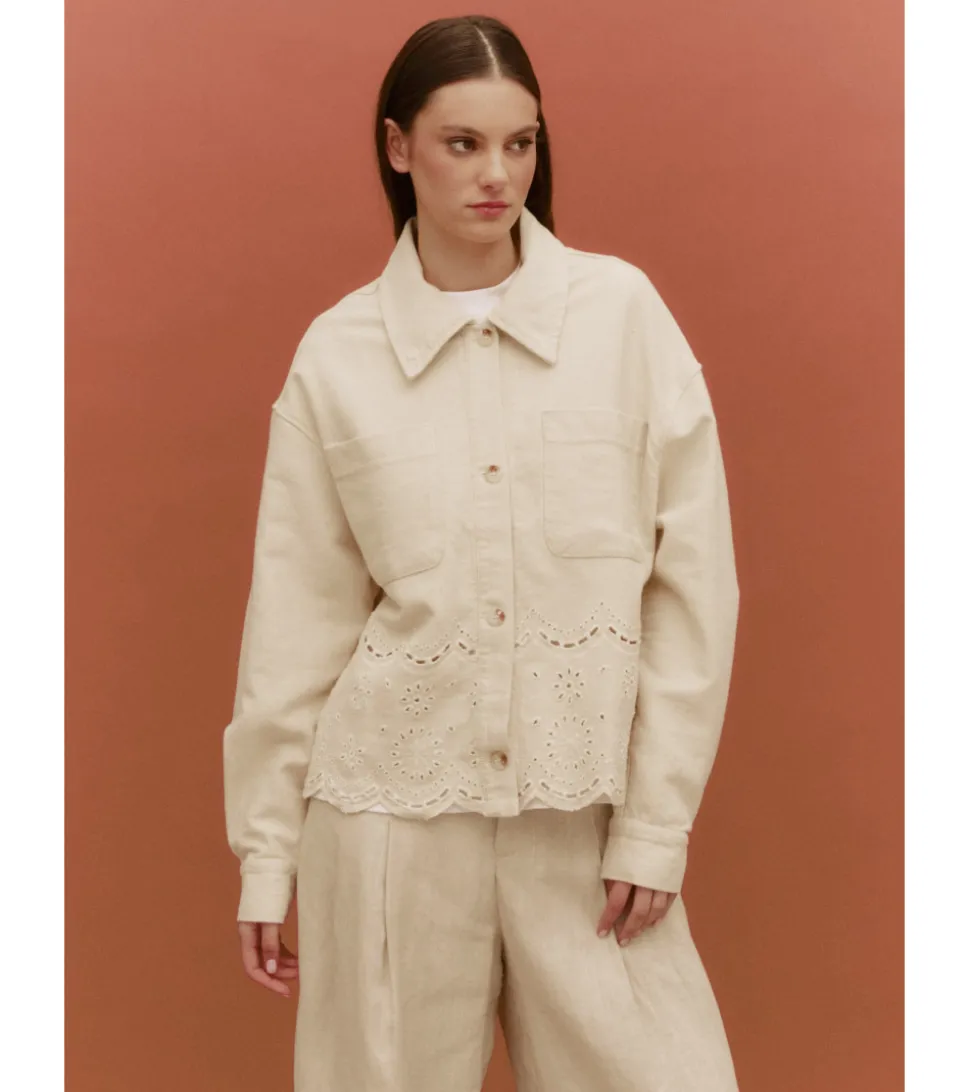 CHAQUETA BAJO BORDADO