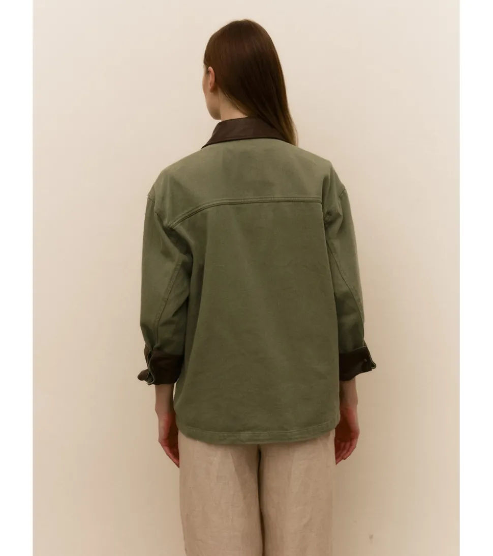 CHAQUETA CUELLO CONTRASTE