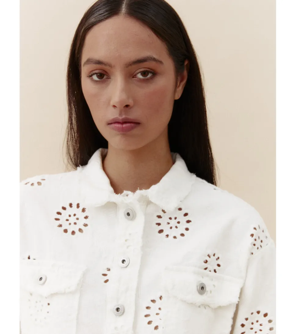 CHAQUETA DENIM FLORES