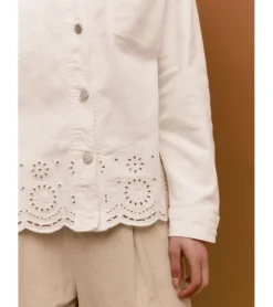 CHAQUETA PERFORADA
