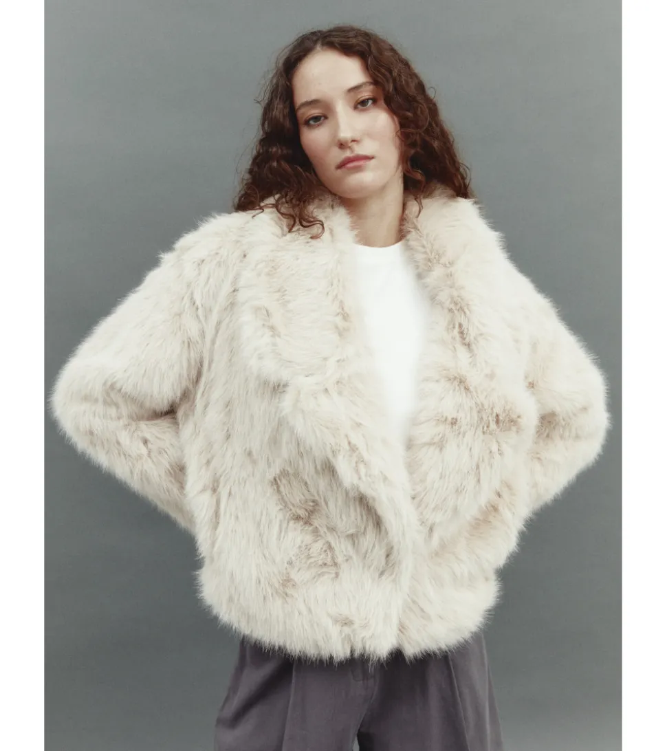 CHAQUETÓN CORTO PELO
