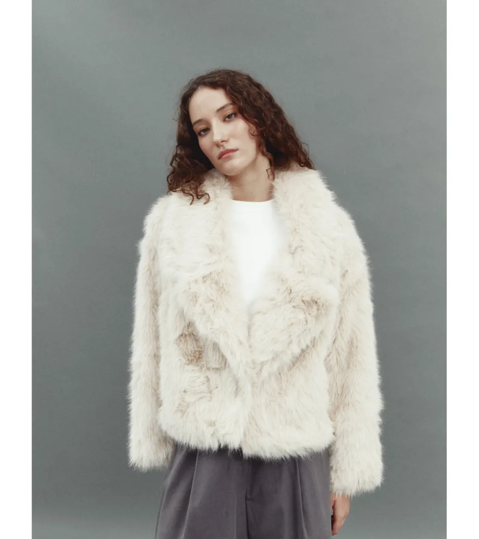 CHAQUETÓN CORTO PELO