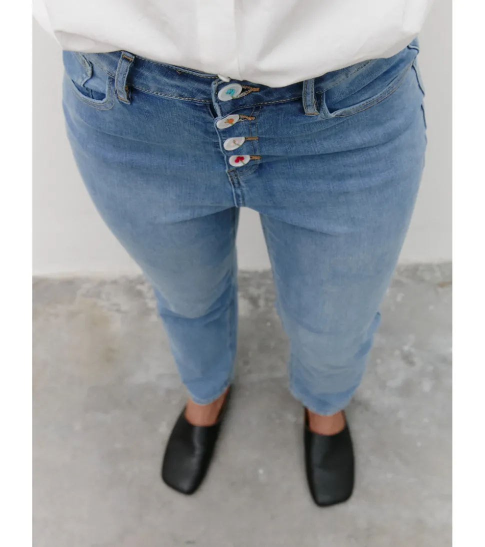 JEANS BOTONES FLOR