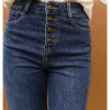 JEANS RECTOS BOTONES