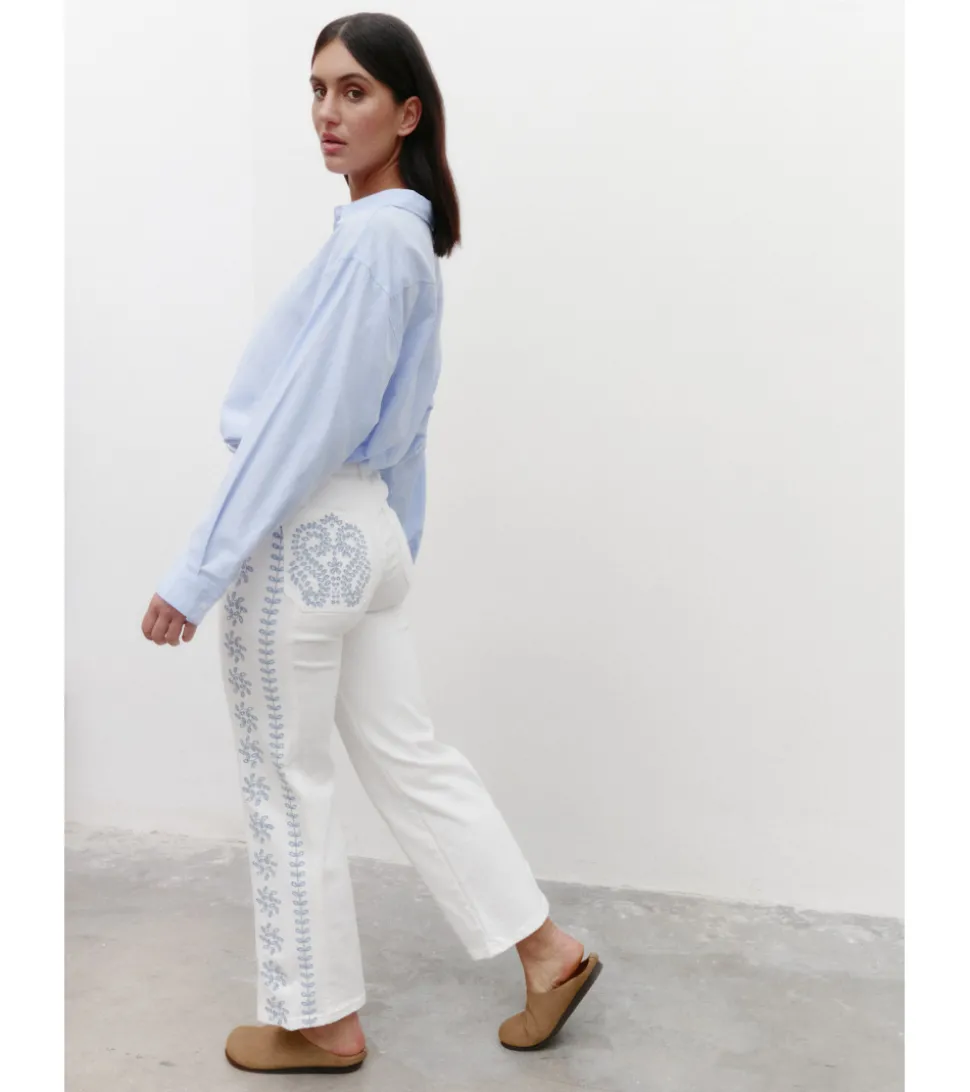 PANTALÓN BORDADO HOJAS