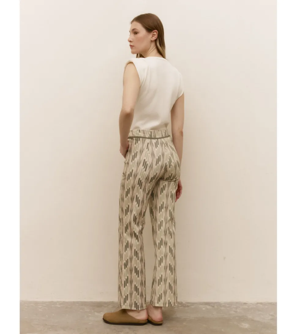 PANTALÓN ESTAMPADO BOLSILLOS
