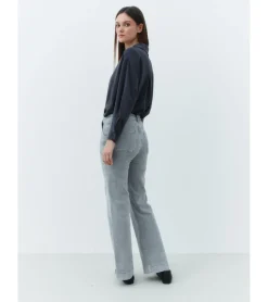 PANTALÓN RECTO BOLSILLOS