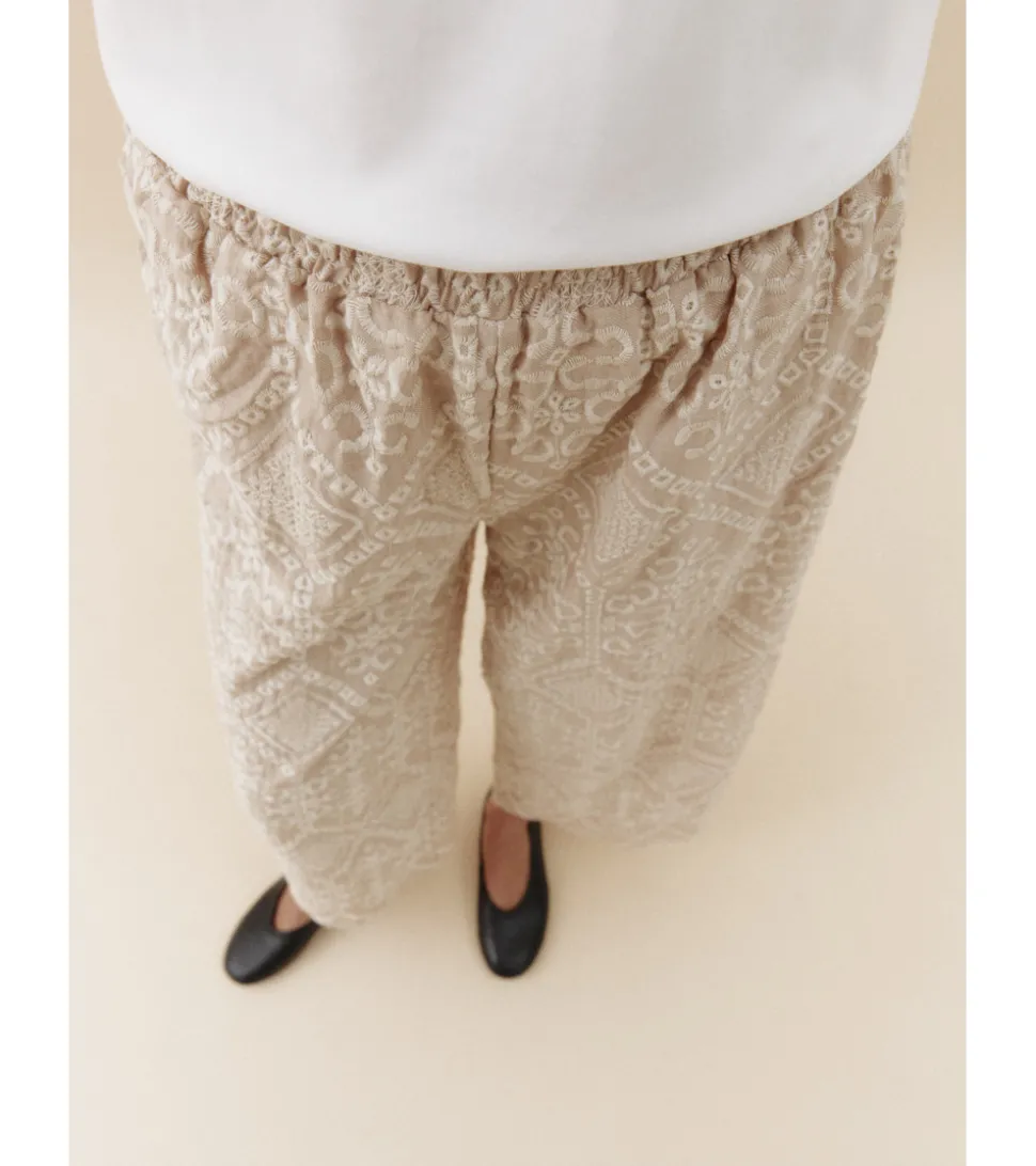 PANTALÓN RECTO BORDADO