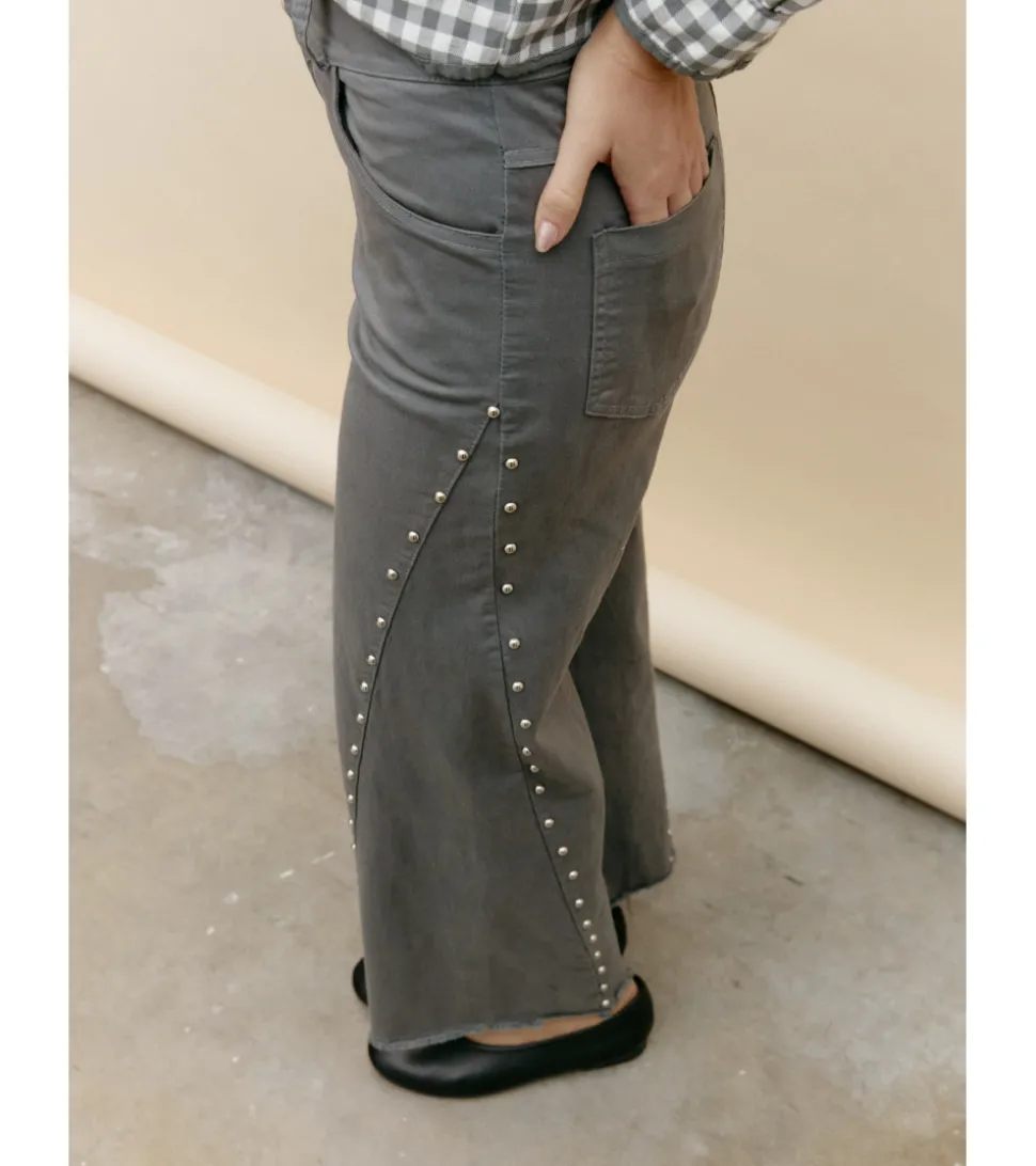 PANTALÓN TACHUELAS