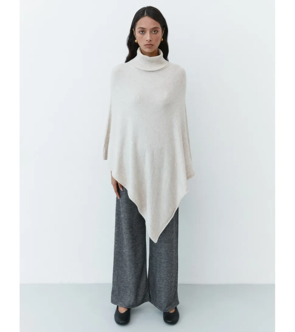 PONCHO CUELLO ALTO