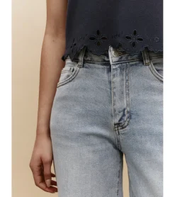 TOP PUNTO FLORES PERFORADAS